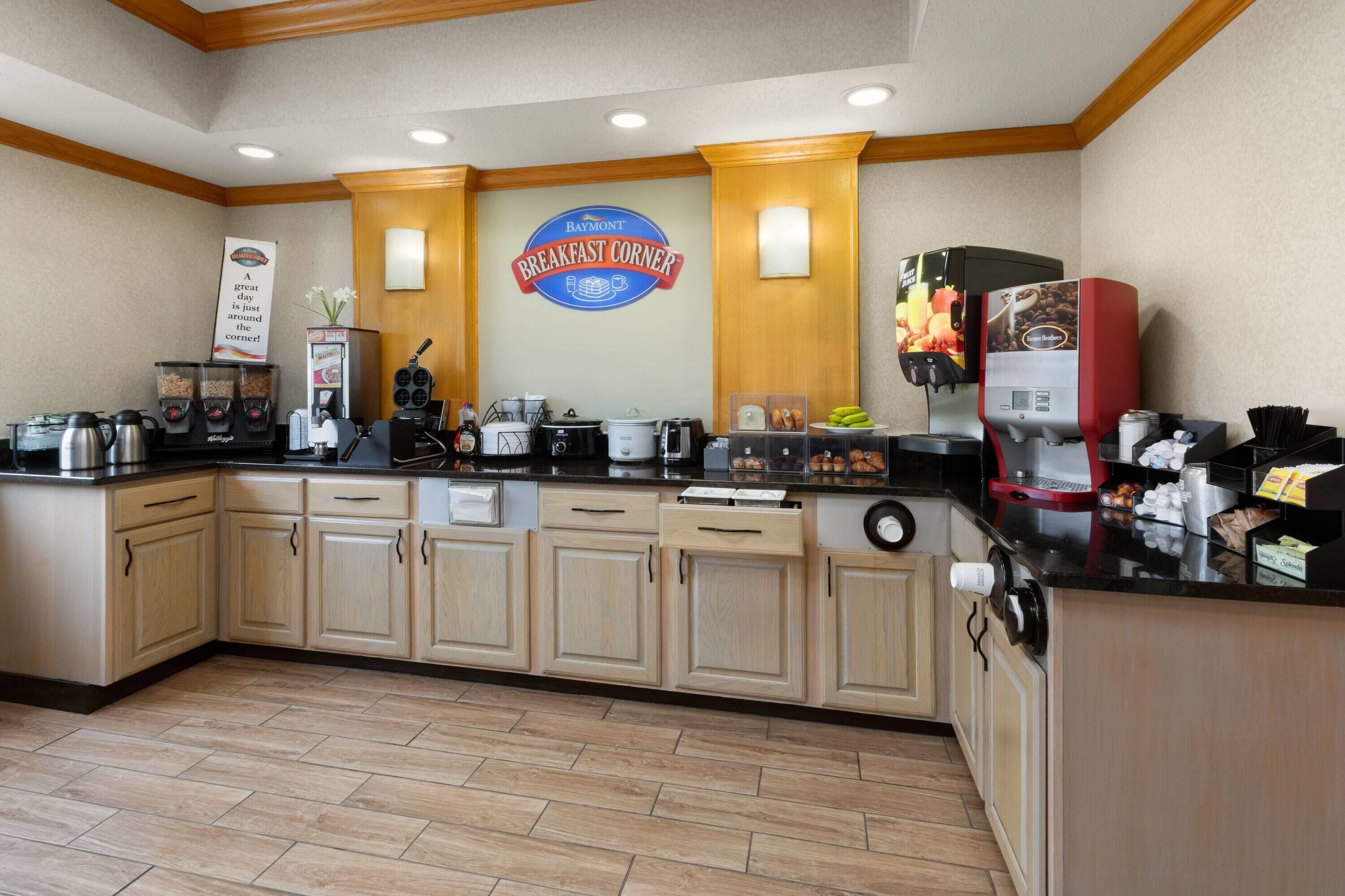 free daily continental breakfast