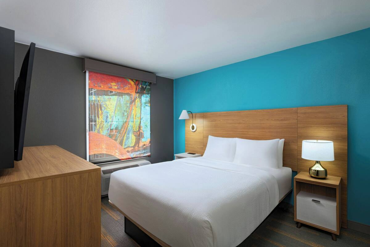 Studio, 1 Queen Bed with Sofa bed (No View) | Premium bedding, pillow-top beds, desk, blackout curtains