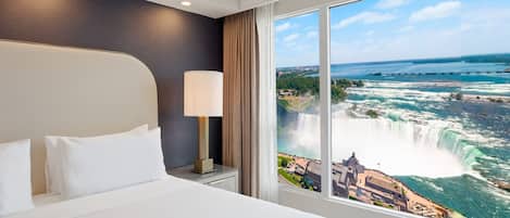 Fallsview Suite | Two King Beds | Accessible Roll-in Shower