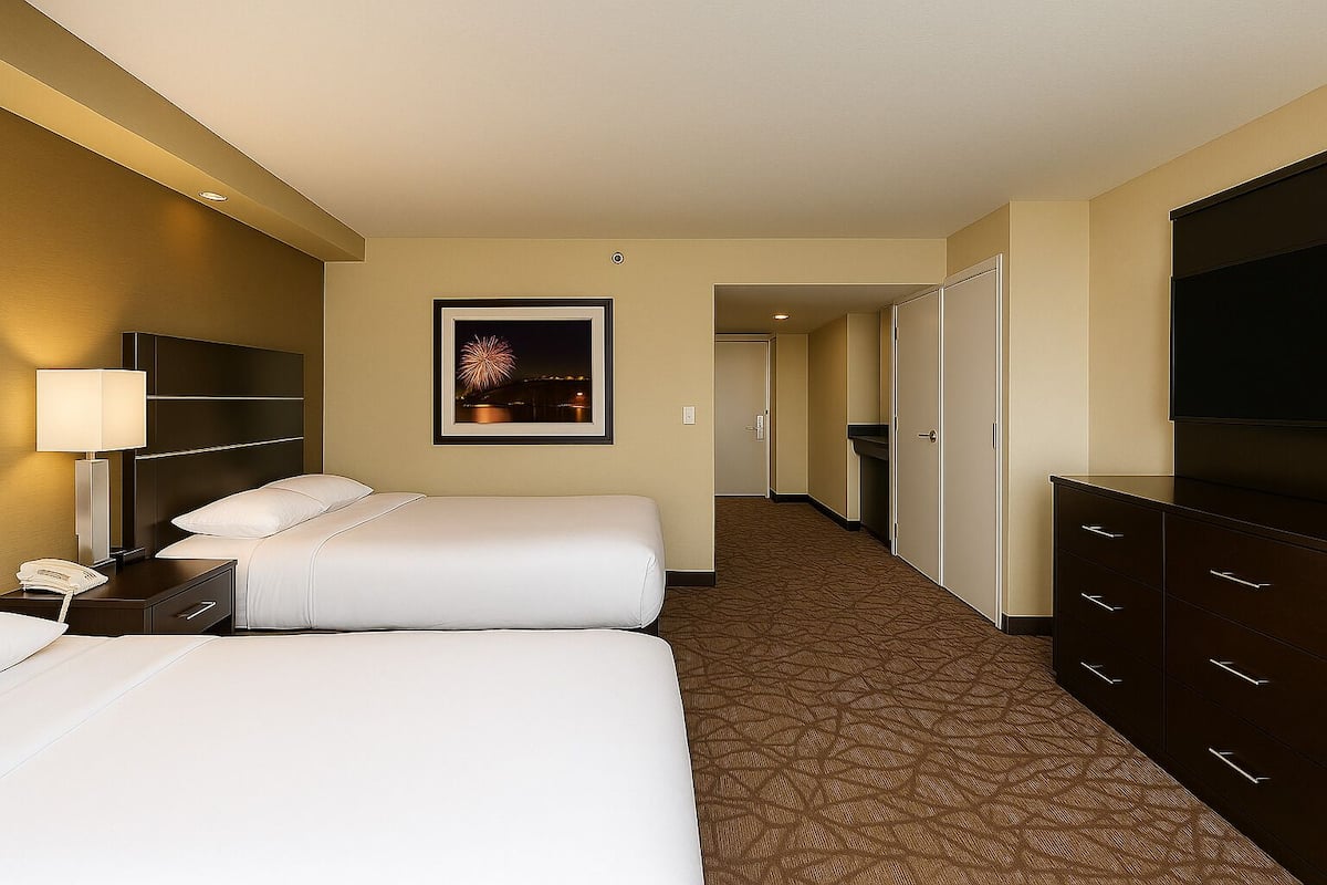 1 bedroom, premium bedding, in-room safe, desk