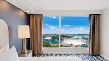 Suite, 2 Bedrooms (Fallsview 2 queenbed & 2 fullbed) | 1 bedroom, premium bedding, in-room safe, desk