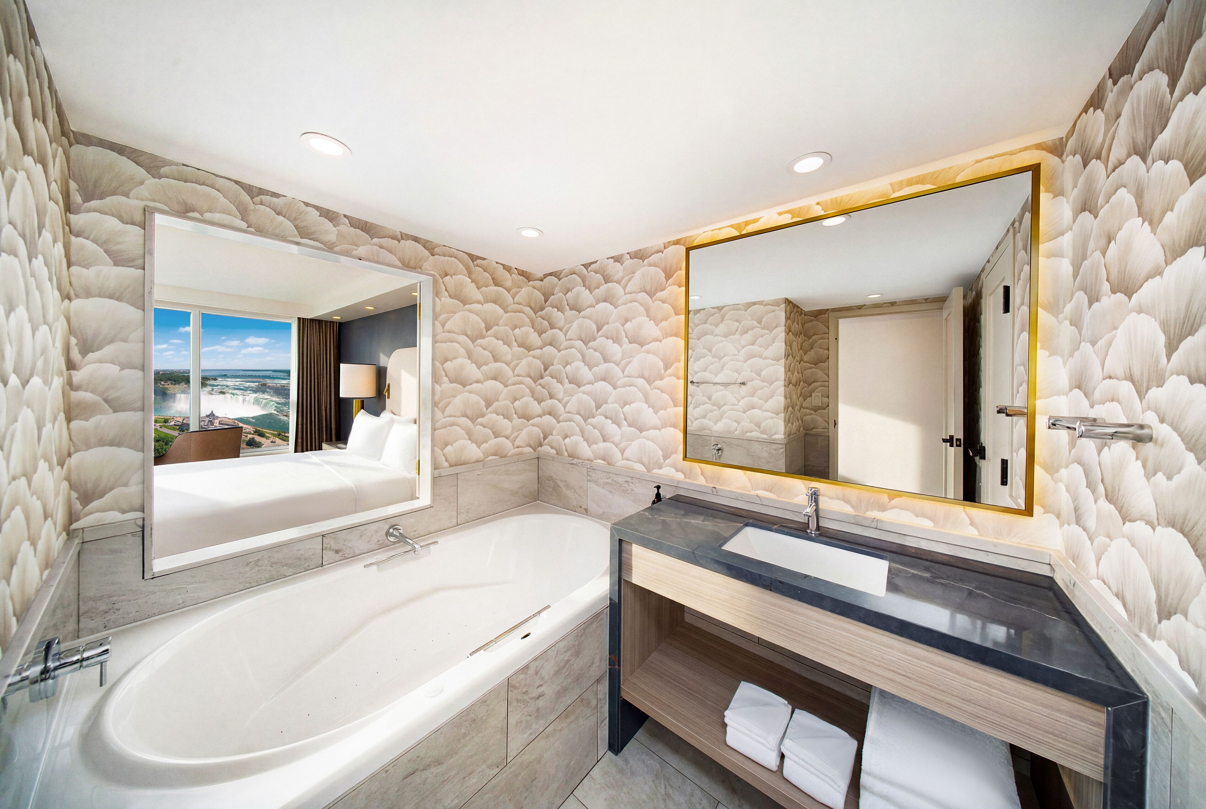 Photo - Hyatt Regency Niagara Falls Fallsview