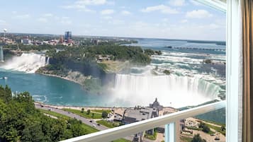 Premium Fallsview | One King Bed | 1 chambre, literie de qualité, coffre-fort, bureau