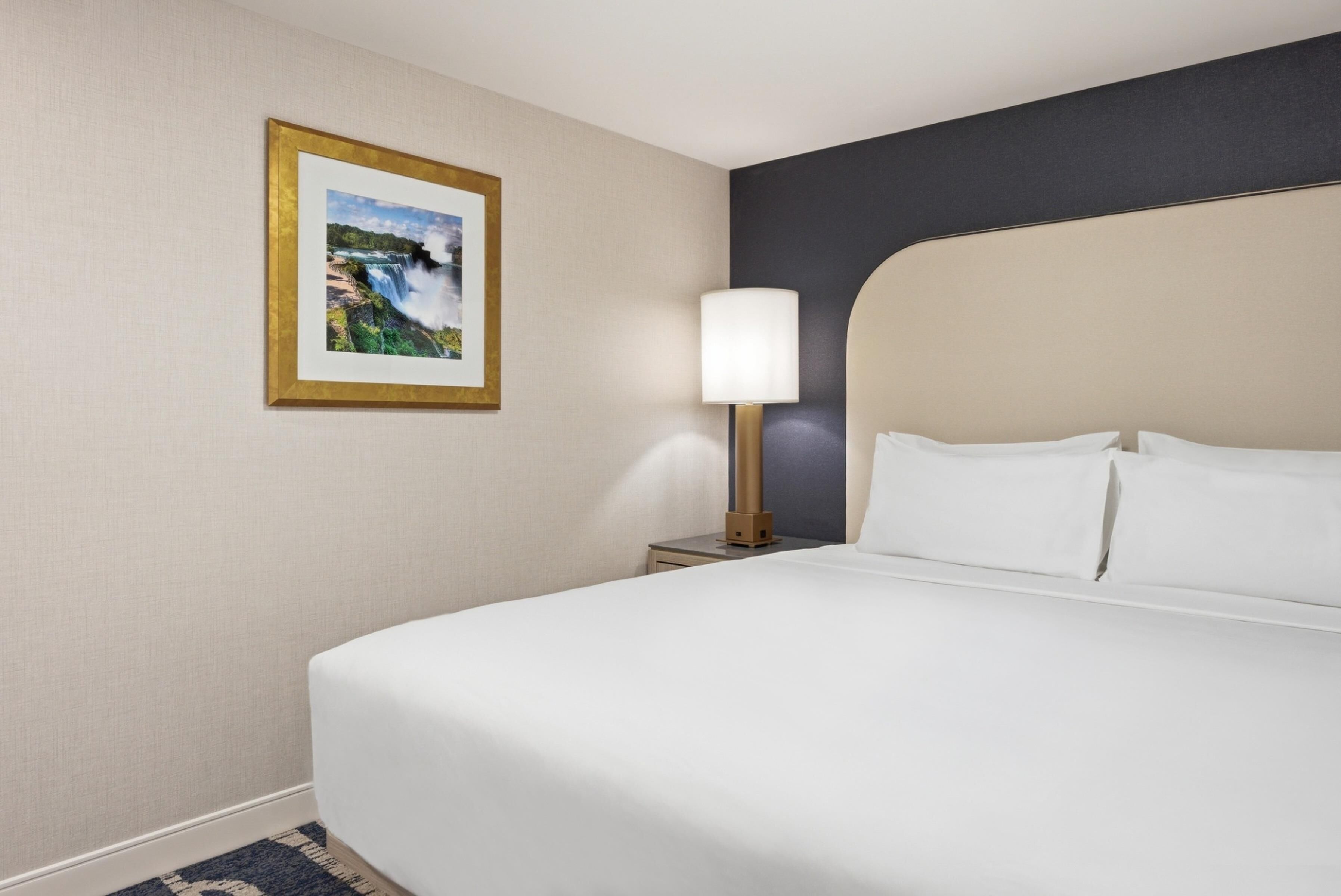 Fallsview Suite | Four Queen Beds | High Floor | 1 bedroom, premium bedding, in-room safe, desk