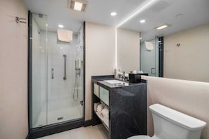 1 King Cityview | Bathroom
