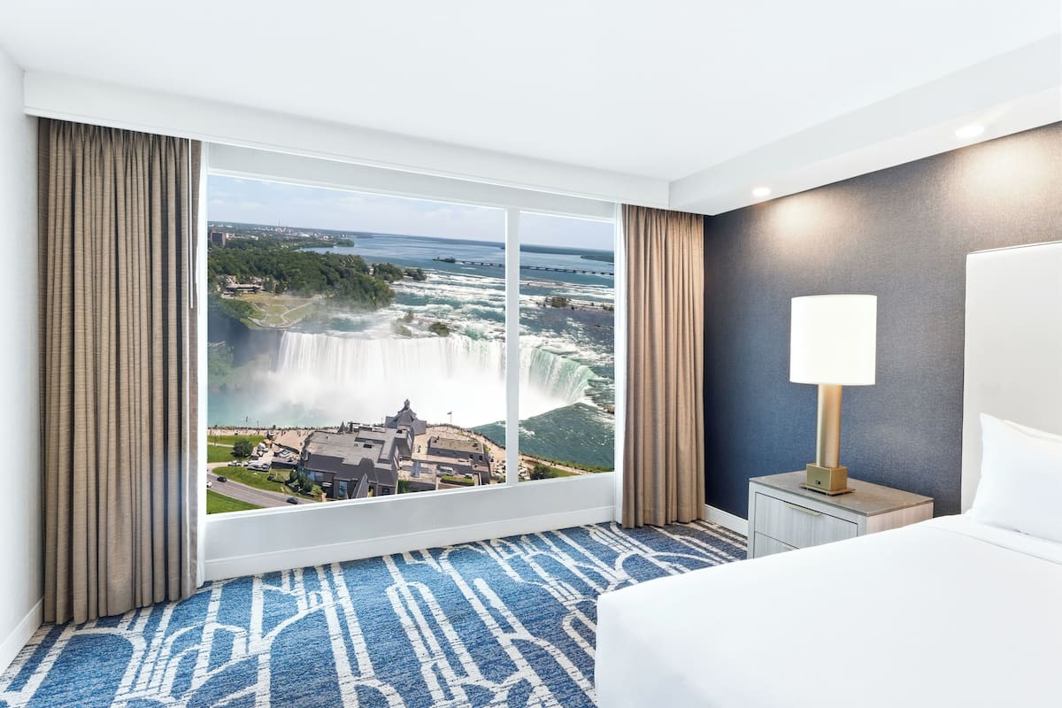 1 bedroom, premium bedding, in-room safe, desk