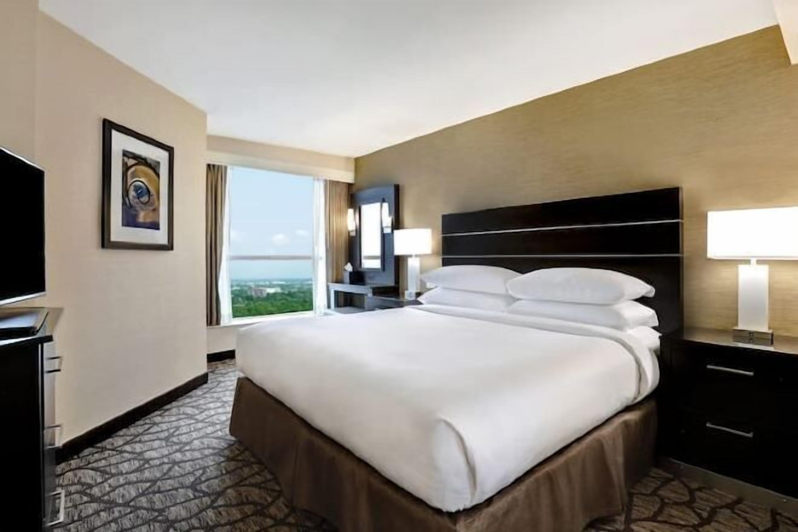 1 bedroom, premium bedding, in-room safe, desk