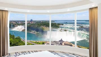 Suite, 1 King Bed with Sofa bed (2 Room, Fallsview) | 1 bedroom, premium bedding, in-room safe, desk