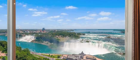 1 bedroom, premium bedding, in-room safe, desk