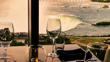 2 restaurants, lunch served