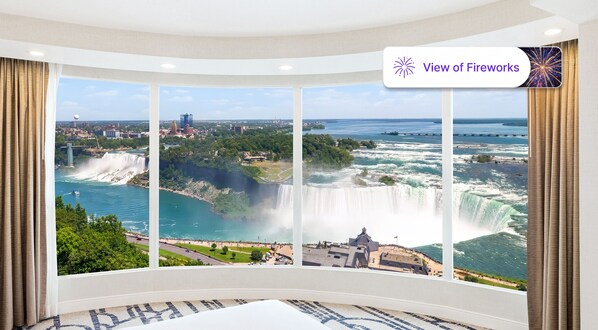 The Family Presidential Suite | Panoramic Premium Fallsview | 1 soveværelse, premium-sengetøj, pengeskab på værelset, skrivebord