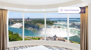 The Family Presidential Suite | Panoramic Premium Fallsview | 1 Schlafzimmer, hochwertige Bettwaren, Zimmersafe, Schreibtisch