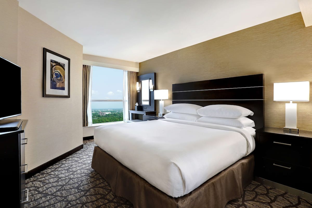 1 bedroom, premium bedding, in-room safe, desk