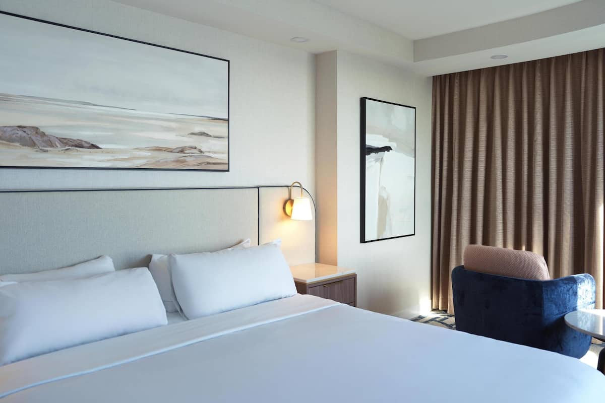 Fallsview Suite | Two King Beds | Air Jetted Tub