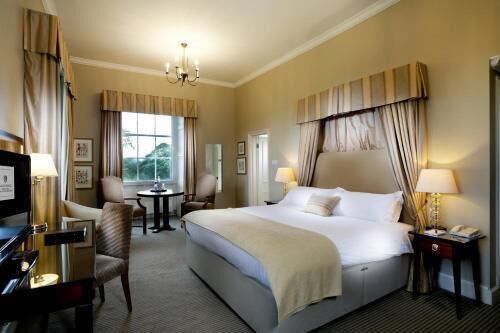 Hypo-allergenic bedding, desk, iron/ironing board, free WiFi