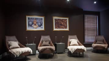 Sauna, Whirlpool, Dampfbad, Körperbehandlungen, Aromatherapie
