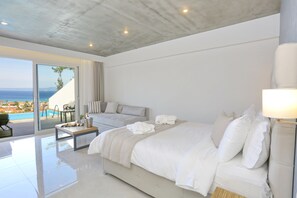 Deluxe Junior Suite (Panoramic Sea view with heated private pool)