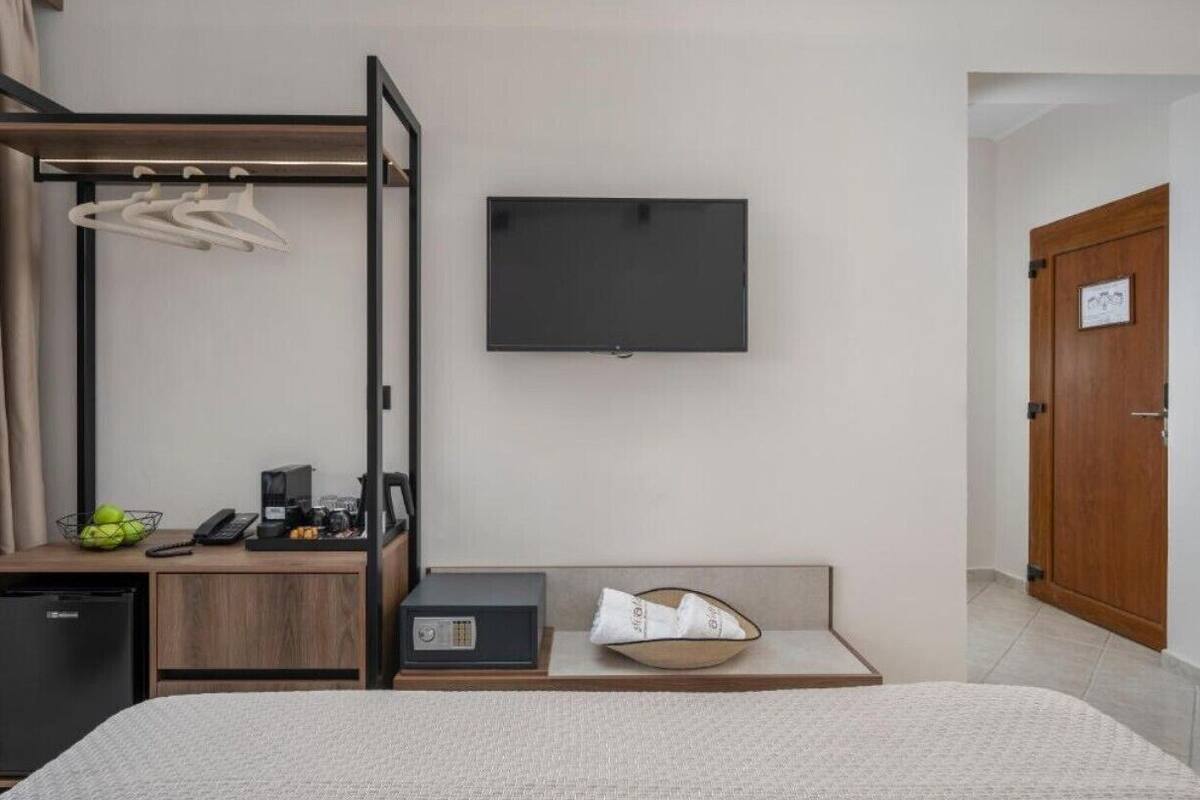 Minibar, in-room safe, blackout drapes, iron/ironing board