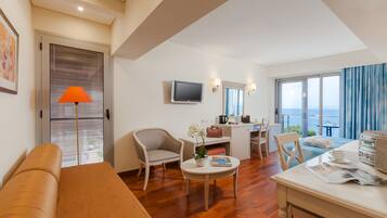 Habitación ejecutiva con 1 cama matrimonial o 2 individuales, vista al mar | Camas Select Comfort, minibar y caja de seguridad en la habitación