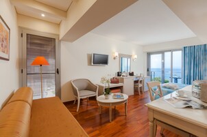 Executive Double or Twin Room, Sea View | Select Comfort beds, minibar, in-room safe, blackout drapes