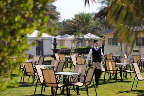 4 restaurants servant le petit déjeuner