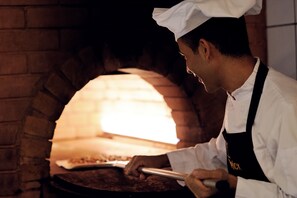 4 restaurantes; se sirven desayunos 