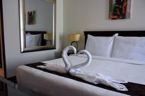 Classic Twin Room | 1 bedroom, premium bedding, minibar, in-room safe