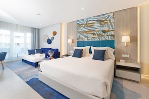 1 bedroom, down duvets, minibar, in-room safe