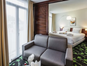 Privilege, Habitación | Ropa de cama de alta calidad y minibar