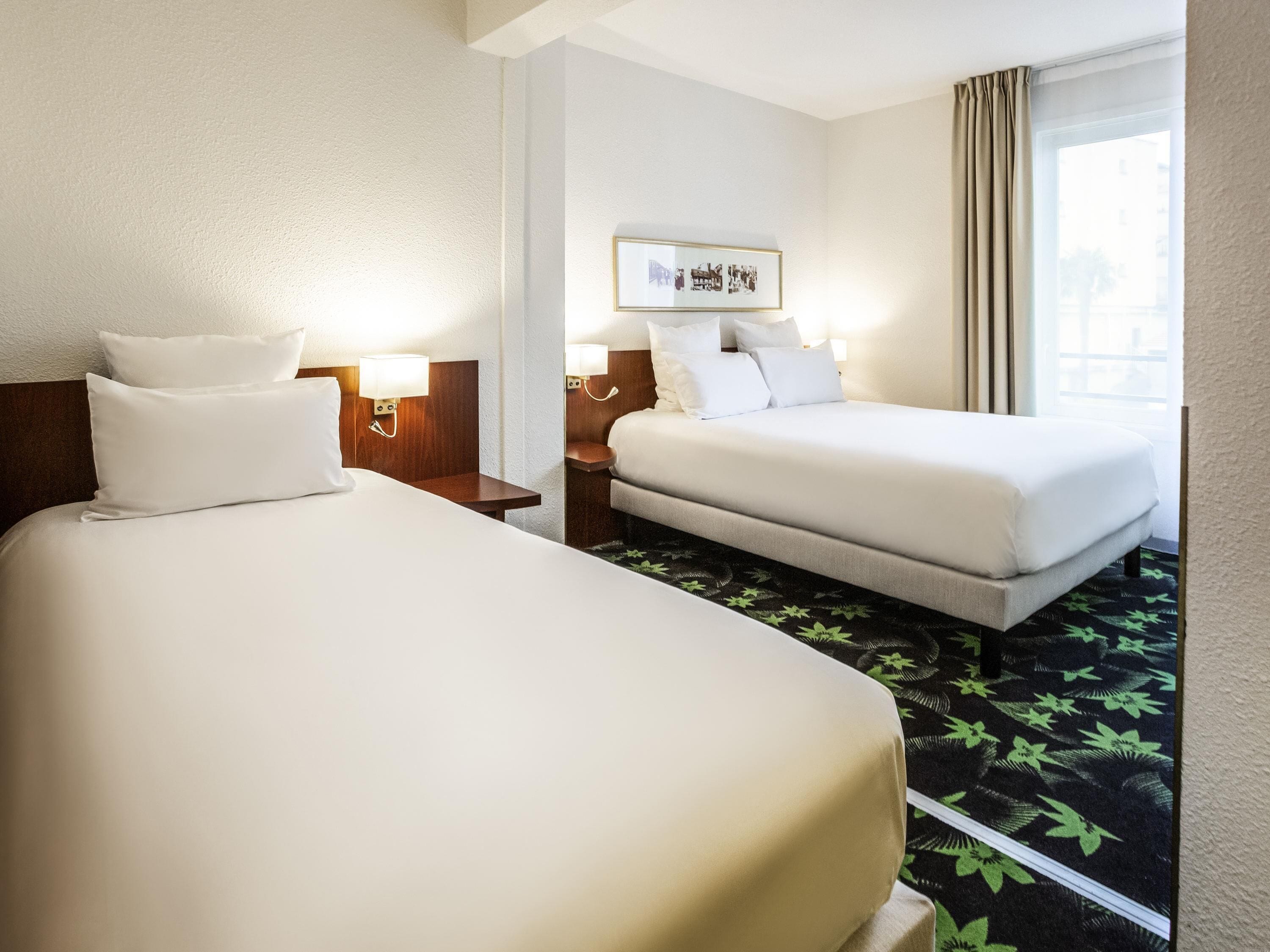 三人房, 3 张单人床 | 高档床上用品、迷你吧、客房内保险箱、办公桌