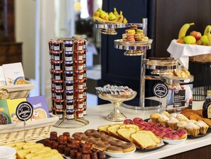 Daily local cuisine breakfast for a fee - Mercure Lourdes Imperial (Lourdes)
