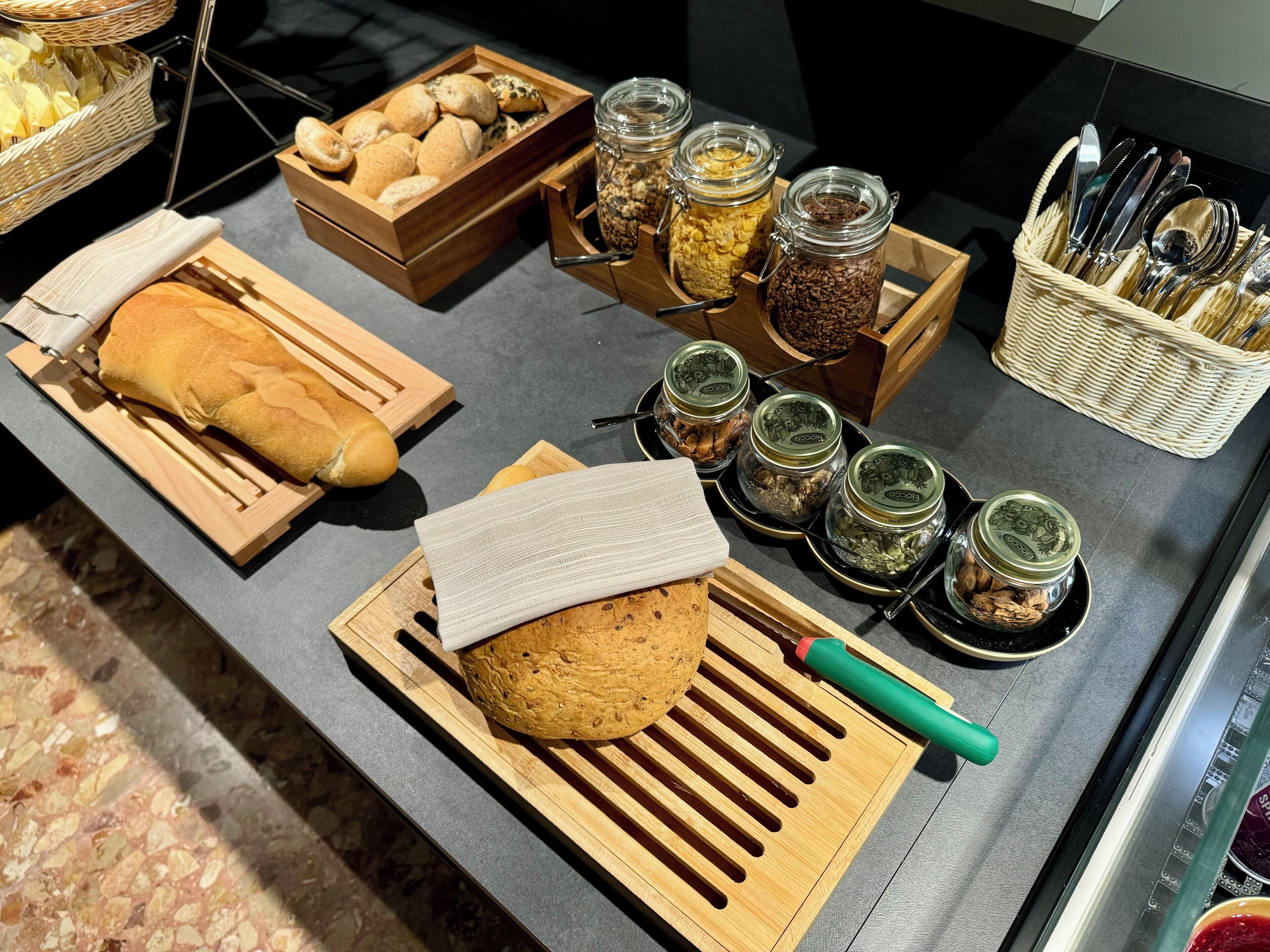 breakfast, lunch and dinner served