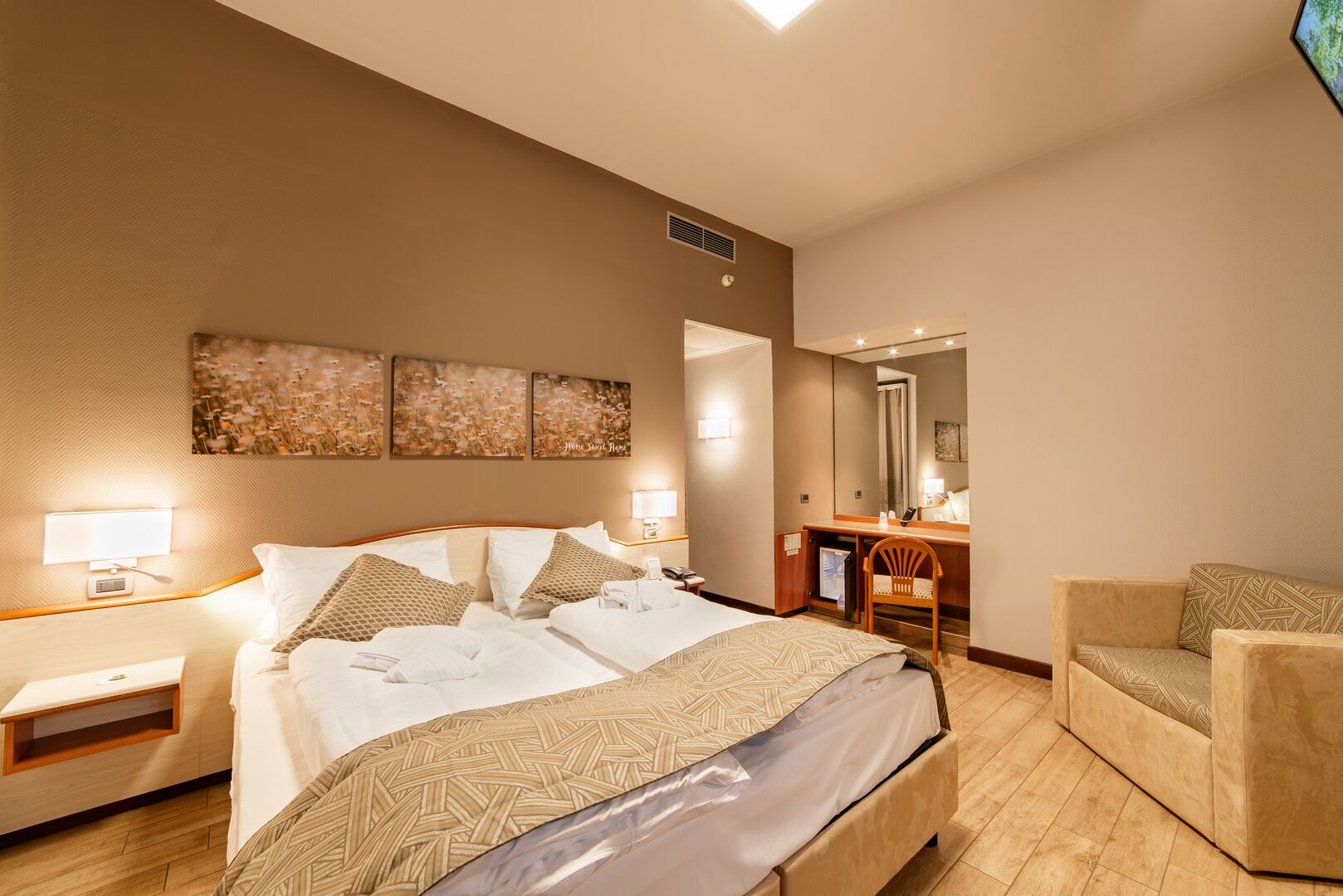 1 bedroom, in-room safe, desk, laptop workspace