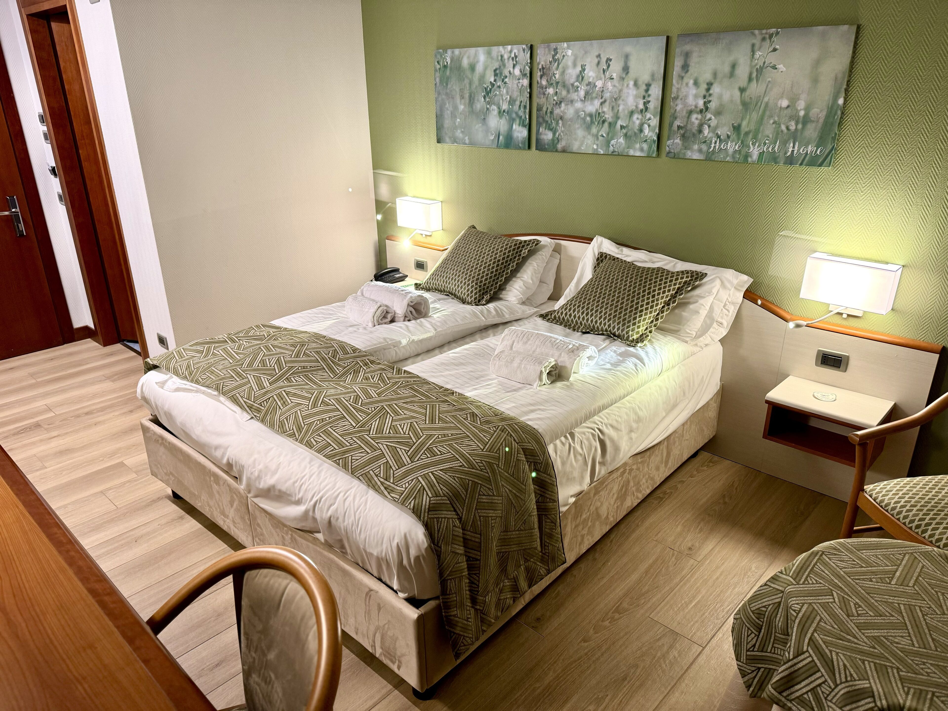 1 bedroom, in-room safe, desk, laptop workspace