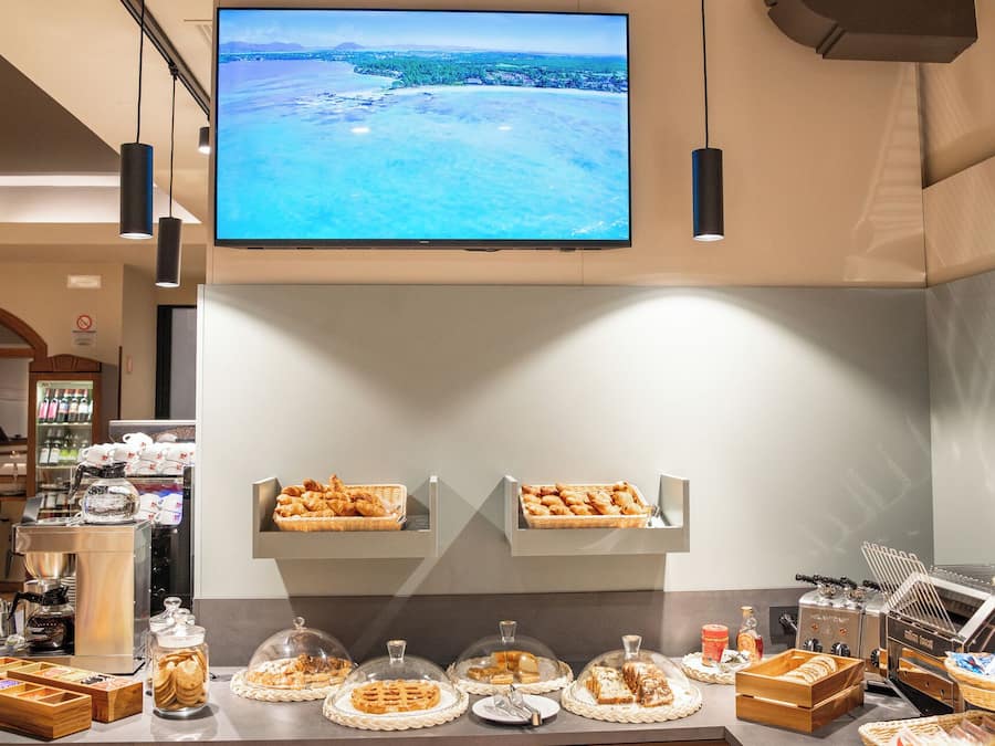 Café da manhã, almoço e jantar