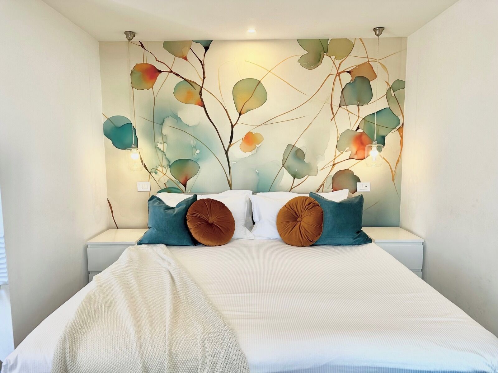 ملاءات للفراش لا تسبب الحساسية وألحفة محشوة بالريش وميني بار