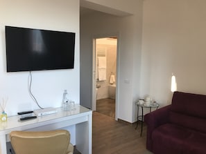 Junior Suite, 1 King Bed with Sofa bed, Accessible, Sea View | 1 bedroom, hypo-allergenic bedding, down comforters, minibar