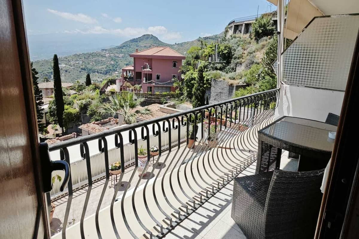 Superior Double or Twin Room | Hypo-allergenic bedding, down comforters, minibar