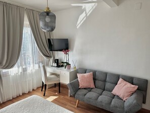 Superior Triple Room | 1 bedroom, hypo-allergenic bedding, down comforters, minibar