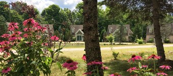 Spruce Hill Inn and Cottages