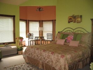 Cribs/infant beds, free WiFi, bed sheets