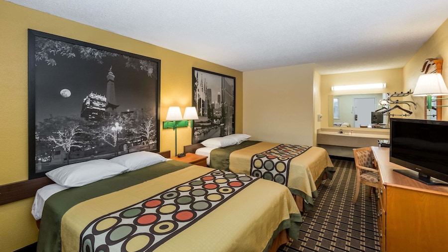Super 8 by Wyndham Indianapolis/Southport Rd