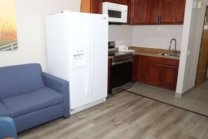 Suite, 1 King Bed with Sofa bed, Non Smoking