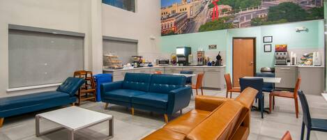 Free daily continental breakfast