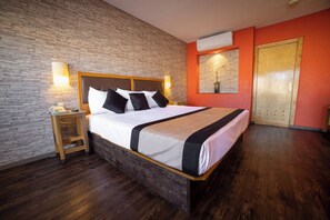 Colonial Sencilla | Individually decorated, individually furnished, desk, iron/ironing board - Hotel Colonial Hermosillo (Hermosillo)