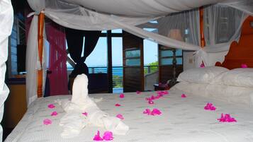 Superior Penthouse | Egyptian cotton sheets, premium bedding, minibar, in-room safe