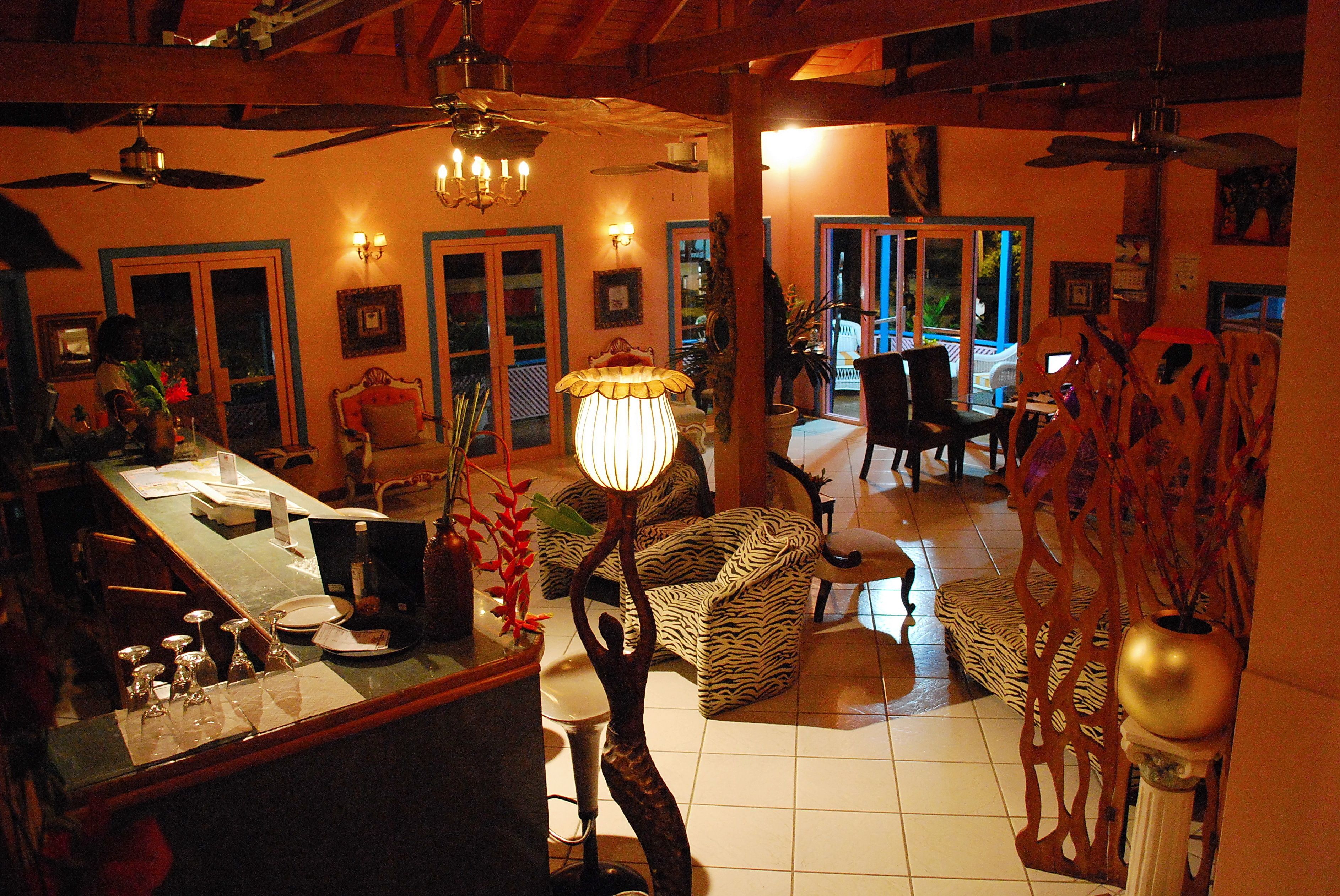 2 bares, bar en la playa