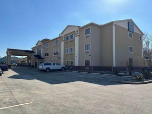 Exterior - Red Lion Inn & Suites IAH Airport East (Humble)