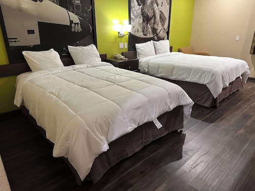 Red Lion Inn & Suites IAH Airport - Humble