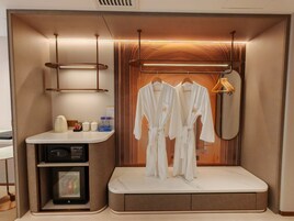 Exclusive Deluxe Room B | Premium bedding, pillowtop beds, minibar, in-room safe